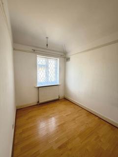 3 bedroom semi-detached house to rent, Heston Avenue, Hounslow