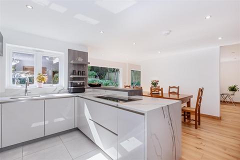 4 bedroom detached house for sale, First Avenue, Worthing