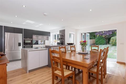 4 bedroom detached house for sale, First Avenue, Worthing