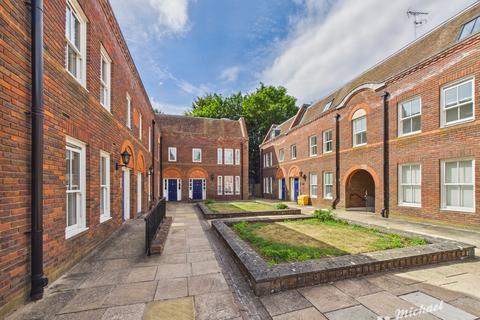 2 bedroom flat to rent, Prebendal Court, Oxford Road, Aylesbury