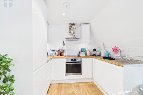 2 bedroom flat to rent, Prebendal Court, Oxford Road, Aylesbury