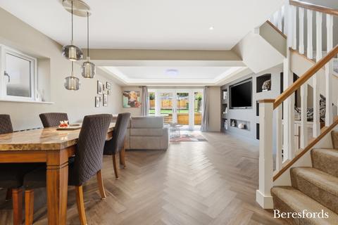 3 bedroom detached house for sale, Downer Road North, Benfleet, SS7