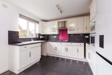4 bedroom townhouse for sale, Deverills Way, Langley SL3