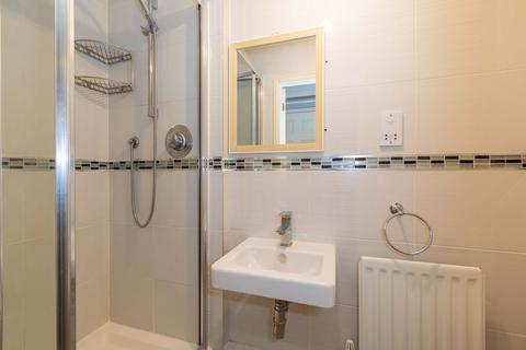 4 bedroom townhouse for sale, Deverills Way, Langley SL3