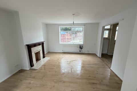 2 bedroom house to rent, Yattendon Avenue, Manchester, M23