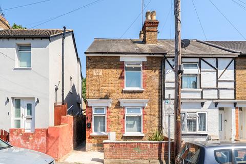 4 bedroom end of terrace house for sale, The Crescent, Slough, SL1