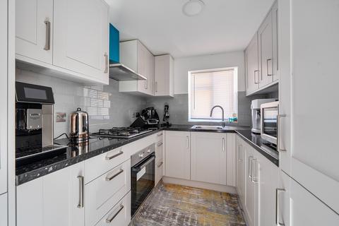 4 bedroom end of terrace house for sale, The Crescent, Slough, SL1