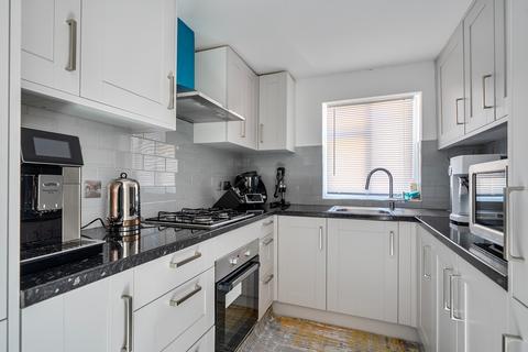 4 bedroom end of terrace house for sale, The Crescent, Slough, SL1