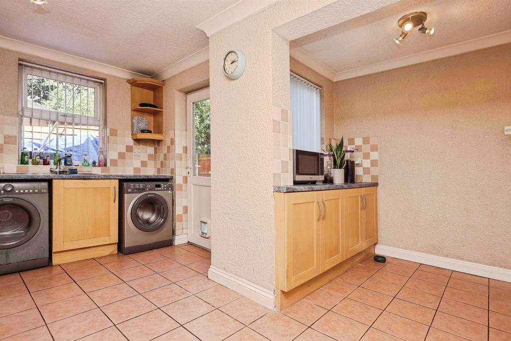 House in Birmingham, West Midlands - More