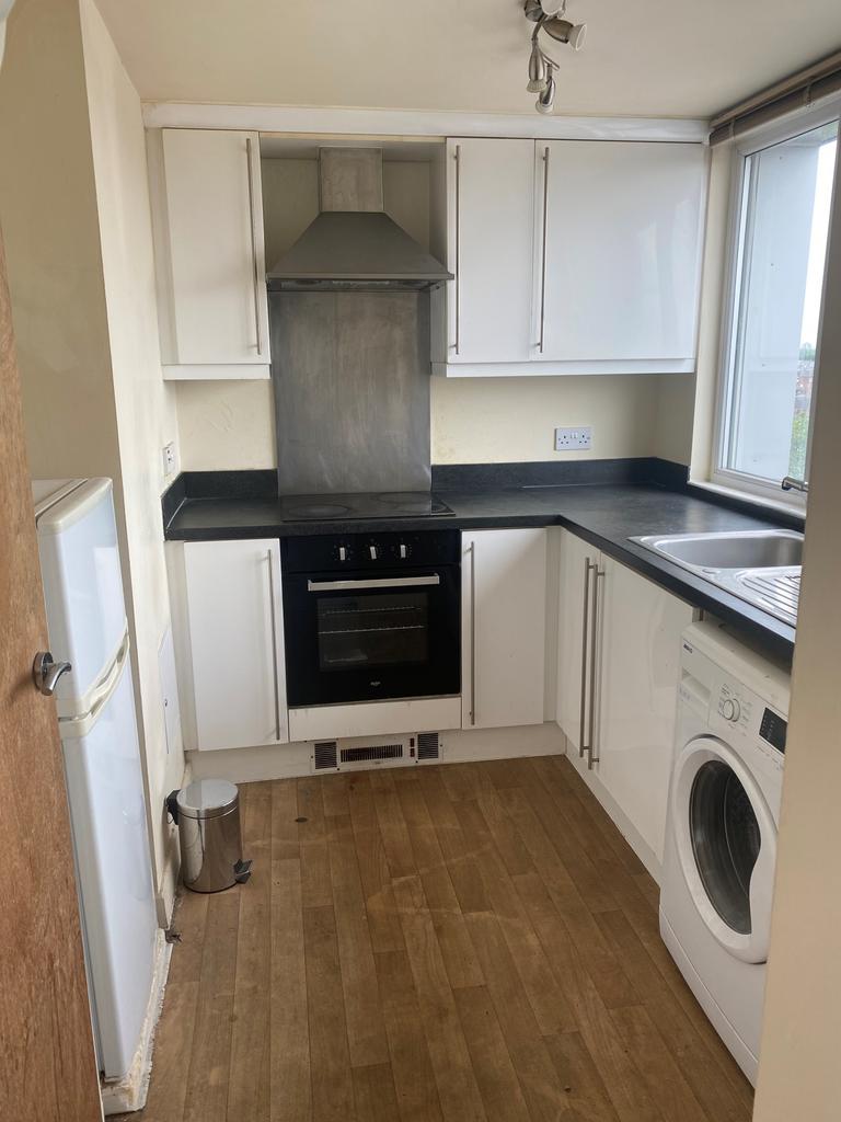 Apartment in Nottingham, Hyson Green - View 2