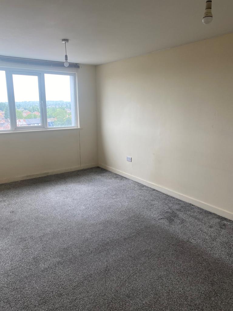 Apartment in Nottingham, Hyson Green - View 3