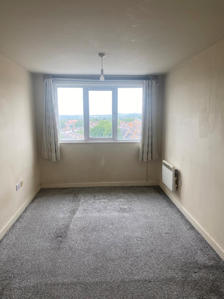 Apartment in Nottingham, Hyson Green - View 4