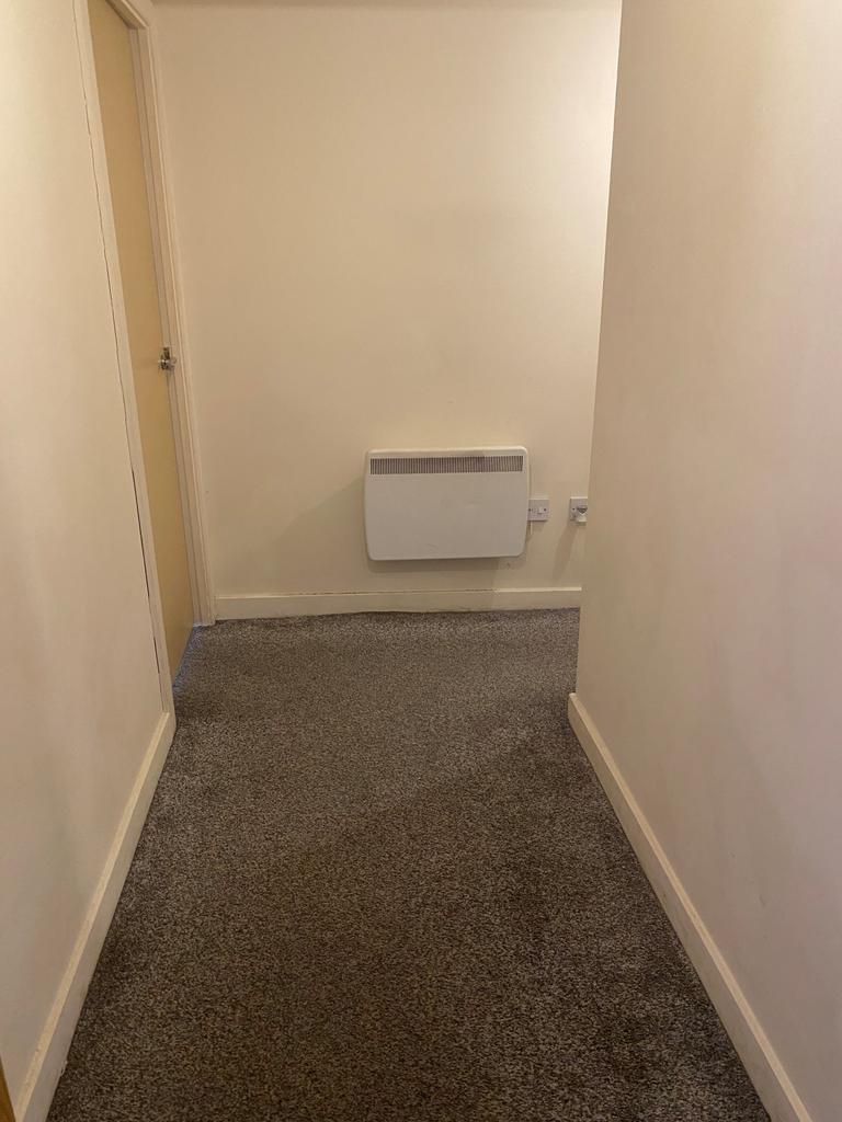 Apartment in Nottingham, Hyson Green - View 5