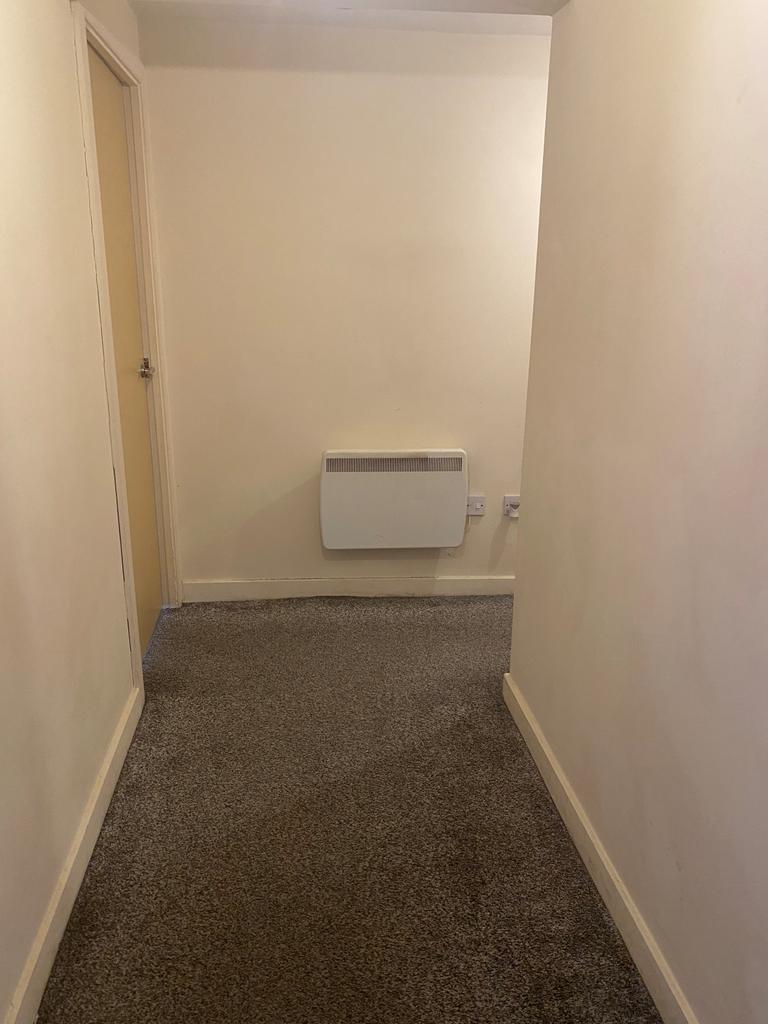 Apartment in Nottingham, Hyson Green - View 6