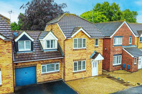 3 bedroom link detached house for sale, Bishop Fox Drive, Taunton.