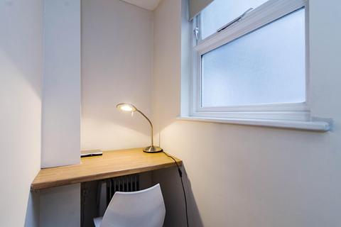 1 bedroom flat to rent, Bishopsgate EC2, EPC: E