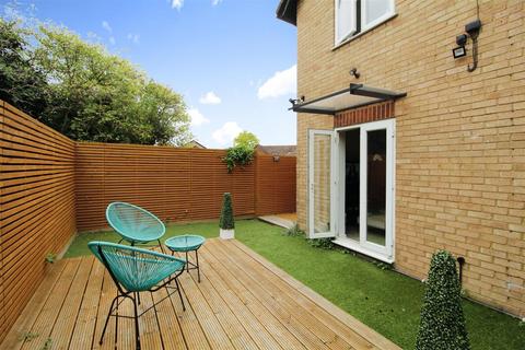 2 bedroom terraced house to rent, Telford Drive, Cippenham