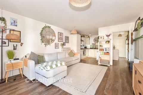 2 bedroom ground floor flat for sale, Bedivere Road, Crawley, West Sussex