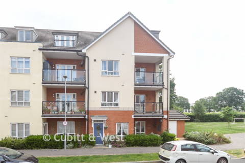 2 bedroom ground floor flat for sale, Bedivere Road, Crawley RH11