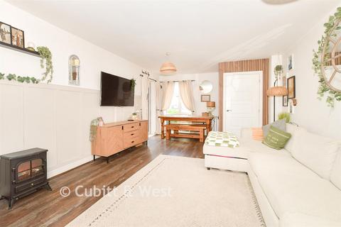 2 bedroom ground floor flat for sale, Bedivere Road, Crawley RH11
