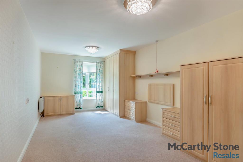 8693095-interior18.jpg