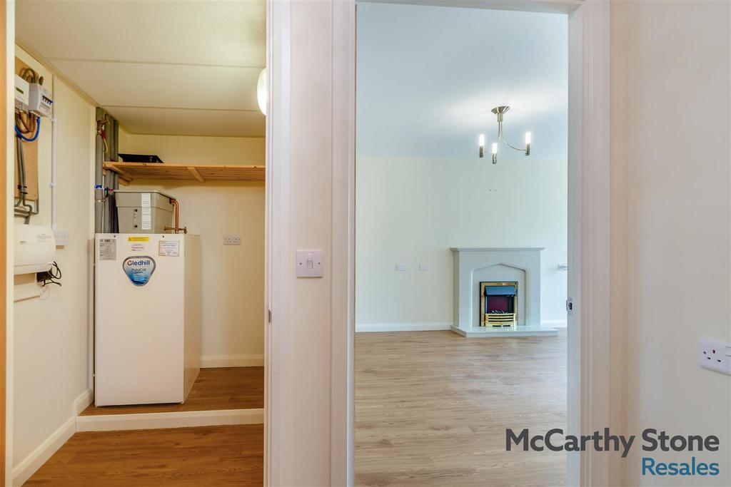 8693095-interior23.jpg
