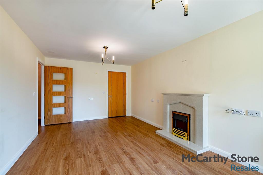 8693095-interior13.jpg