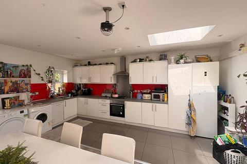 4 bedroom terraced house for sale, St. Paul's Avenue, Harrow, HA3