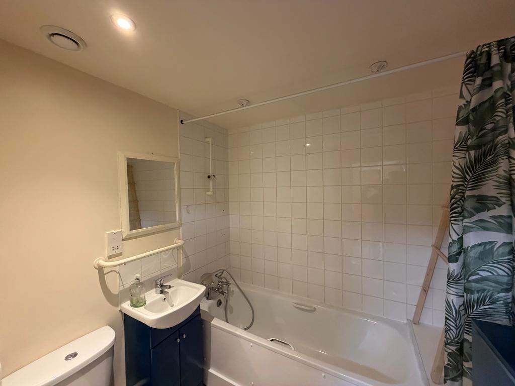 Apartment in Liverpool, Islington, Vauxhall - More