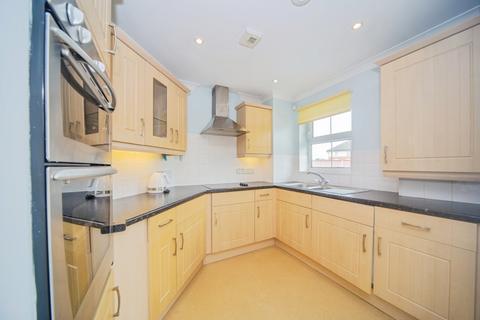 1 bedroom flat for sale, Rollesbrook Gardens, Southampton, Hampshire, SO15