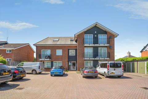 2 bedroom flat for sale, London Road, WATERLOOVILLE, Hampshire, PO7