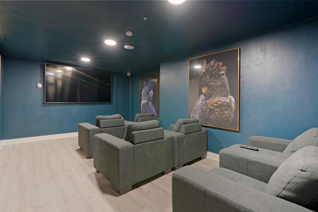 Apartment in Sheffield, South Yorkshire - View 2