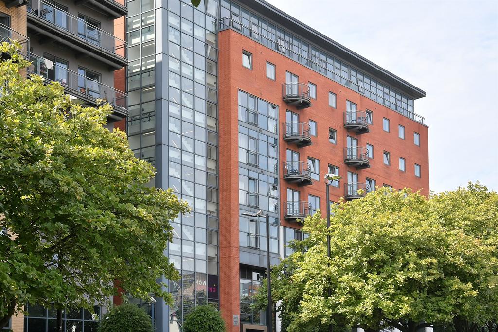 Apartment in Sheffield, South Yorkshire - View 4