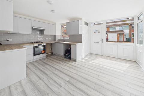 3 bedroom semi-detached house to rent, The Glade, Coventry CV5