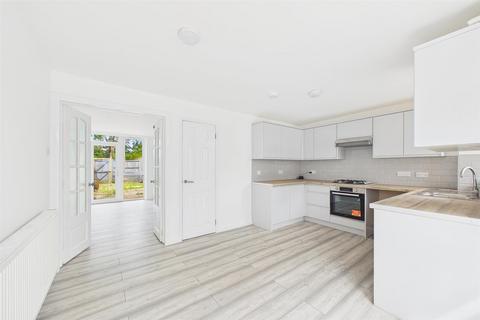 3 bedroom semi-detached house to rent, The Glade, Coventry CV5