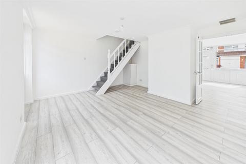 3 bedroom semi-detached house to rent, The Glade, Coventry CV5
