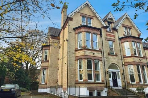 Flat - Aigburth Drive, Liverpool, L17