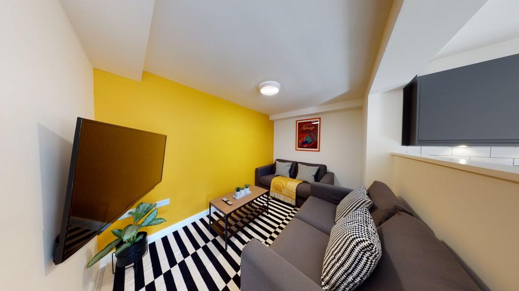 6 bedroom semi-detached house to rent