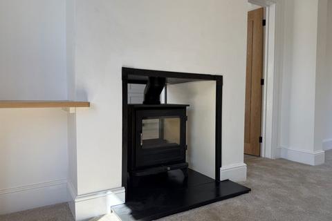 4 bedroom terraced house to rent, Grafton Drive