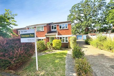 Angus Close, Chessington, KT9