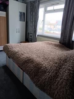1 bedroom in a house share to rent, Cambria Close, London, TW3
