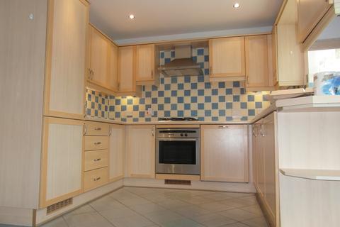 3 bedroom semi-detached house to rent, Wintney Street, Fleet, GU51