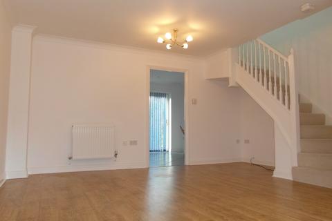 3 bedroom semi-detached house to rent, Wintney Street, Fleet, GU51
