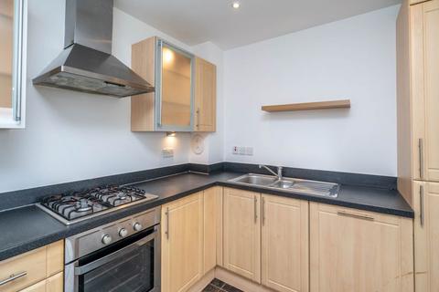1 bedroom flat to rent, Peffer Bank, Edinburgh,