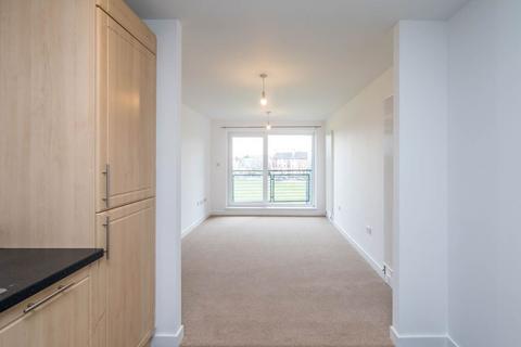 1 bedroom flat to rent, Peffer Bank, Edinburgh,