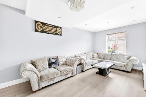 2 bedroom house for sale, Winterbourne Road, Dagenham
