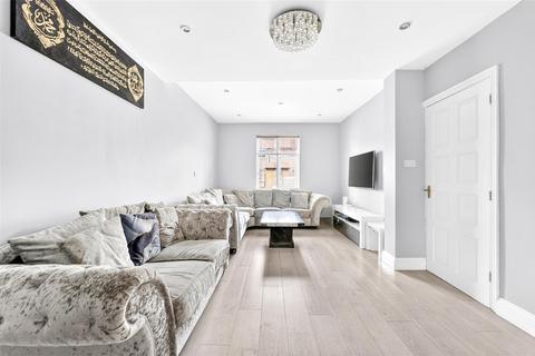 2 bedroom house for sale, Winterbourne Road, Dagenham
