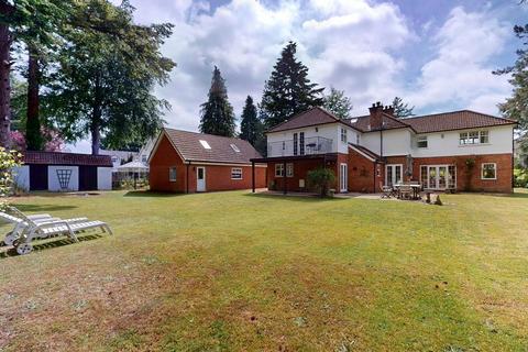 4 bedroom detached house for sale, Denewood Road, West Moors, Ferndown, BH22
