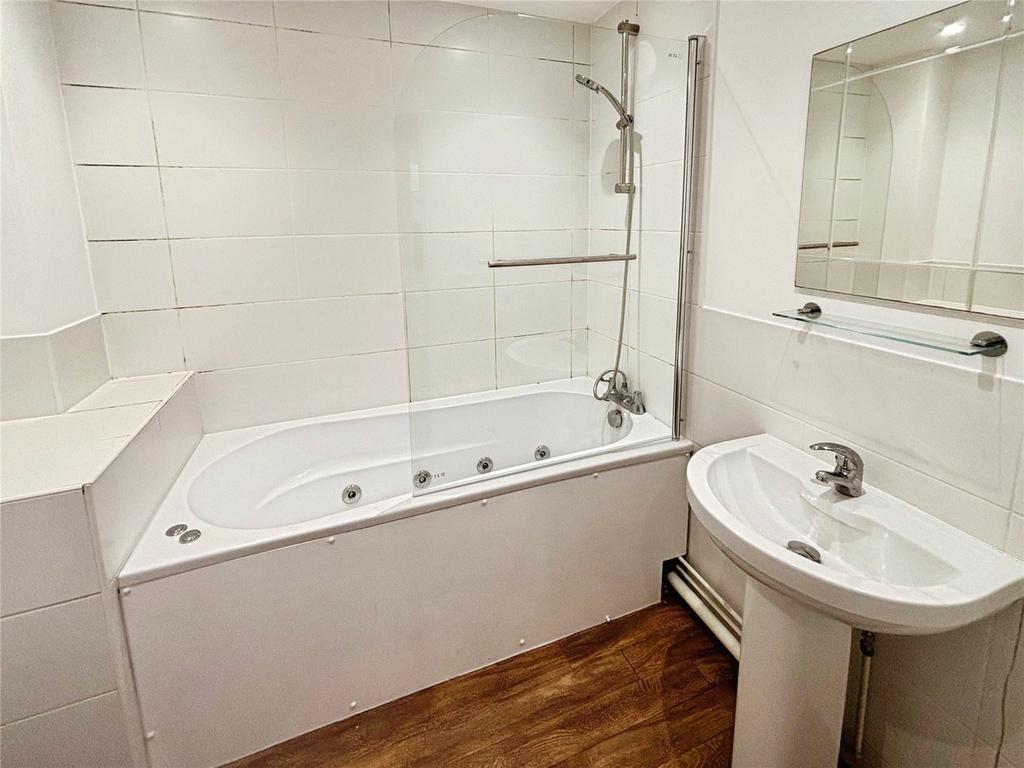 Apartment in Leicester, St Matthew's - View 6