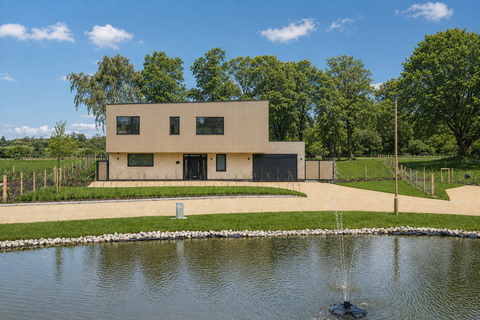 5 bedroom house for sale, Wallis House, Courtlands Park, Banstead, SM7